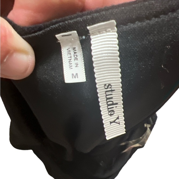 STUDIO Y | SLEEVELESS ONE SHOULDER BLACK MINI DRESS OR TUNIC TOP - Picture 10 of 12